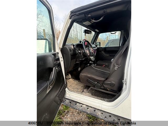 1C4BJWDG6JL886163 Jeep Wrangler Unlimited Sport