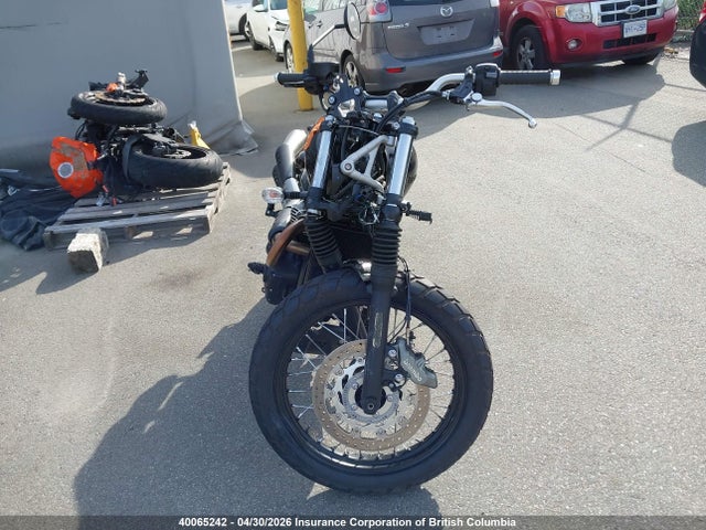 40065242 :رقم المزاد ، SMTD44G70RTBS9985 vin ، 2024 Triumph Motorcycle Scrambler 900 مزاد بيع