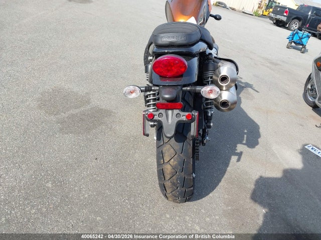 40065242 :رقم المزاد ، SMTD44G70RTBS9985 vin ، 2024 Triumph Motorcycle Scrambler 900 مزاد بيع