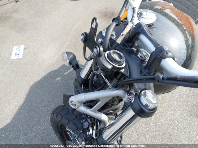 40065242 :رقم المزاد ، SMTD44G70RTBS9985 vin ، 2024 Triumph Motorcycle Scrambler 900 مزاد بيع