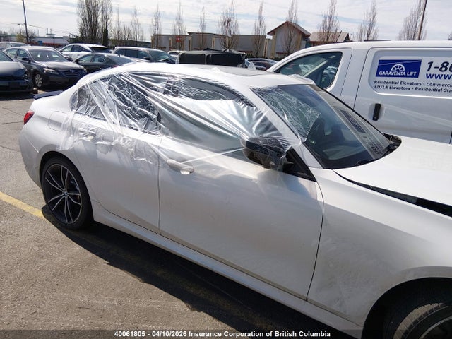 3MW5R7J03L8B22359 BMW 330XI