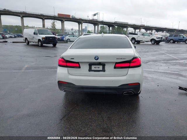 40065694 :رقم المزاد ، WBA33AG01NCH95730 vin ، 2022 Bmw 530e Xdrive مزاد بيع