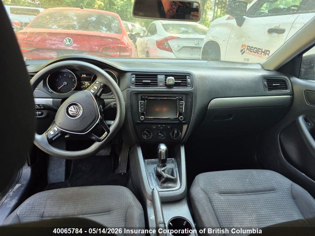 2015 Volkswagen Jetta მანქანა იყიდება აუქციონზე, vin: 3VW2K7AJXFM304409, აუქციონის ნომერი: 40065784