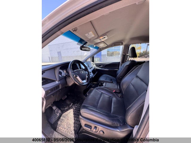 2015 Toyota Sienna Se 8 Passenger მანქანა იყიდება აუქციონზე, vin: 5TDXK3DC6FS558116, აუქციონის ნომერი: 40065852