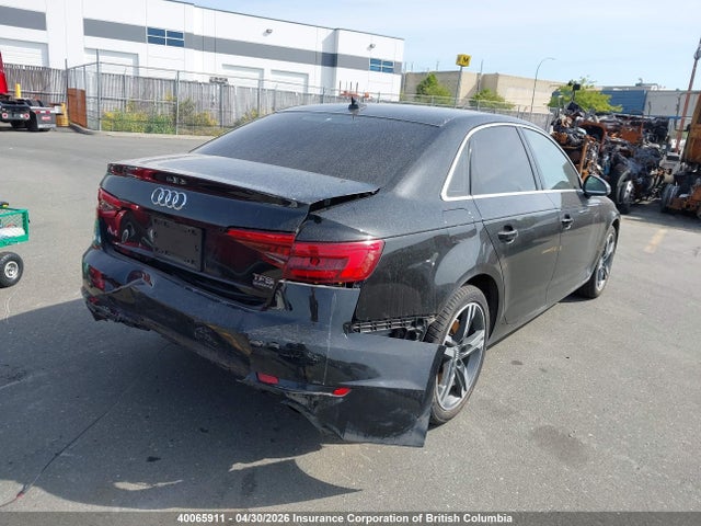 WAUCNAF4XHN035476 Audi A4
