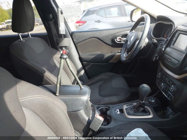 Продажа на аукционе авто 2017 Jeep Cherokee Latitude, vin: 1C4PJMCS3HW651101, номер лота: 40065938