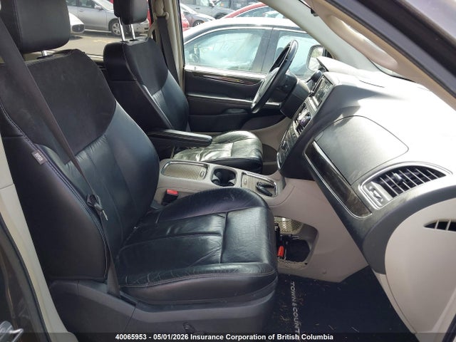 2016 Chrysler Town & Country Limited Platinum მანქანა იყიდება აუქციონზე, vin: 2C4RC1GG2GR302736, აუქციონის ნომერი: 40065953