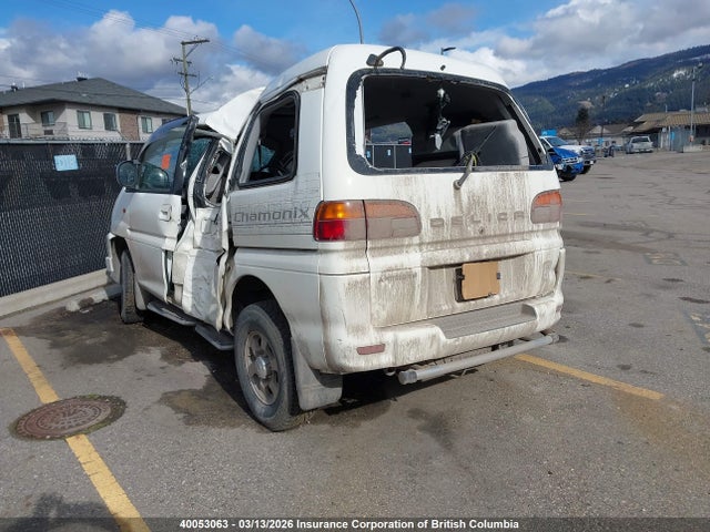 40053063 :رقم المزاد ، PD6W0600444 vin ، 2000 Mitsubishi Delica Active Field مزاد بيع