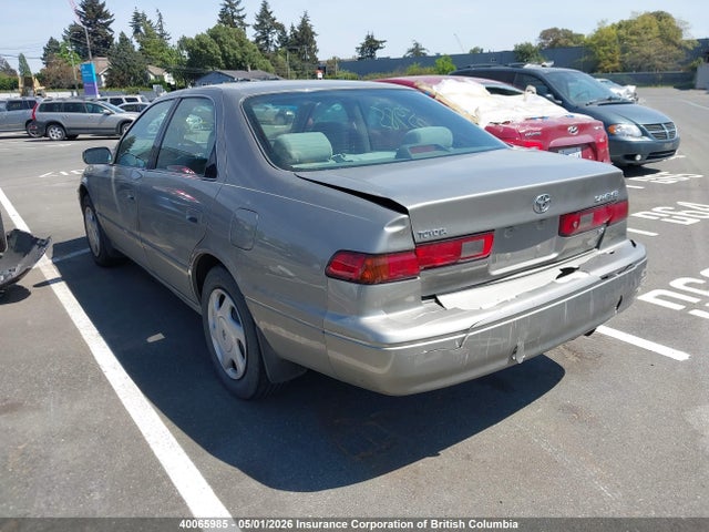 40065985 :رقم المزاد ، JT2BF22K0X0165681 vin ، 1999 Toyota Camry مزاد بيع