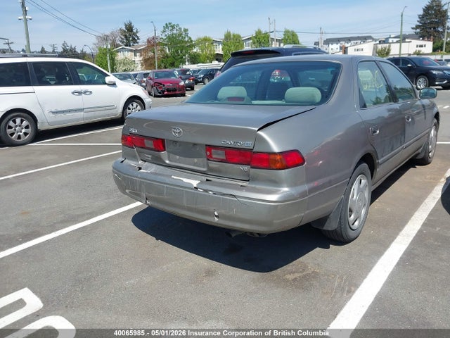 40065985 :رقم المزاد ، JT2BF22K0X0165681 vin ، 1999 Toyota Camry مزاد بيع