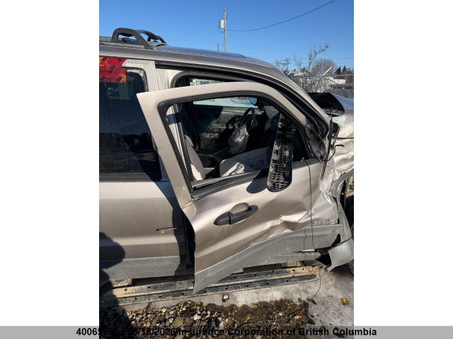 40065991 :رقم المزاد ، 1FMCU04121KB69443 vin ، 2001 Ford Escape Xlt مزاد بيع