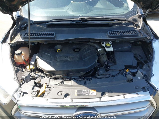 40066032 :رقم المزاد ، 1FMCU9J96HUD88063 vin ، 2017 Ford Escape Titanium مزاد بيع