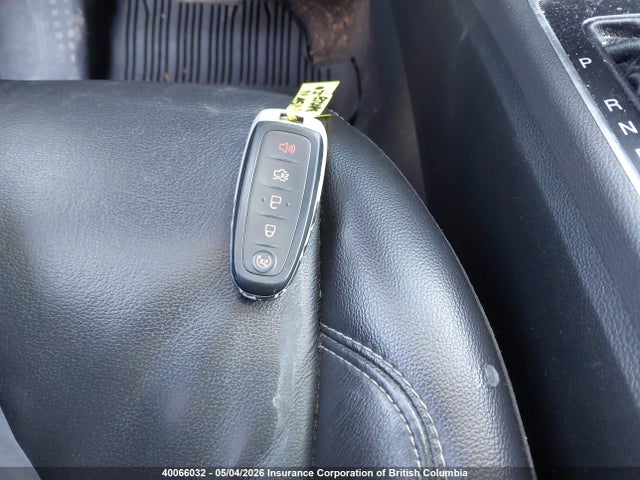 40066032 :رقم المزاد ، 1FMCU9J96HUD88063 vin ، 2017 Ford Escape Titanium مزاد بيع