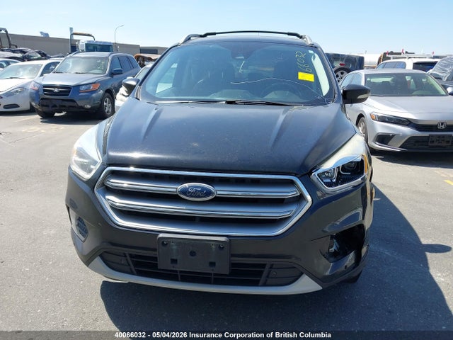 40066032 :رقم المزاد ، 1FMCU9J96HUD88063 vin ، 2017 Ford Escape Titanium مزاد بيع