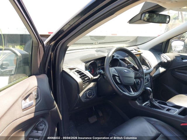 40066032 :رقم المزاد ، 1FMCU9J96HUD88063 vin ، 2017 Ford Escape Titanium مزاد بيع
