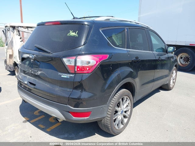 40066032 :رقم المزاد ، 1FMCU9J96HUD88063 vin ، 2017 Ford Escape Titanium مزاد بيع