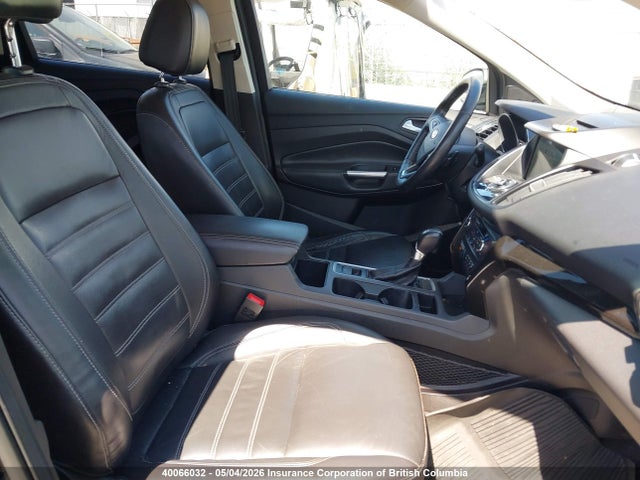 40066032 :رقم المزاد ، 1FMCU9J96HUD88063 vin ، 2017 Ford Escape Titanium مزاد بيع