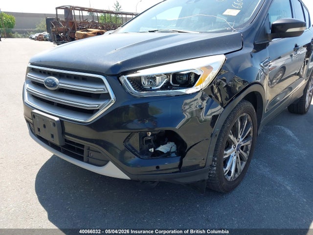 40066032 :رقم المزاد ، 1FMCU9J96HUD88063 vin ، 2017 Ford Escape Titanium مزاد بيع
