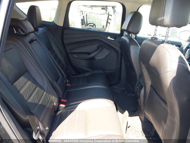 40066032 :رقم المزاد ، 1FMCU9J96HUD88063 vin ، 2017 Ford Escape Titanium مزاد بيع