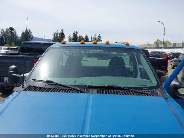 40066069 :رقم المزاد ، 1FDWF36F92EA71611 vin ، 2002 Ford F350 مزاد بيع