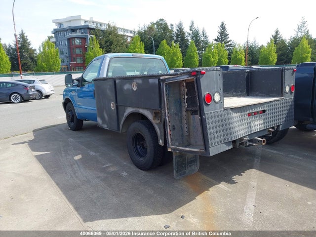 40066069 :رقم المزاد ، 1FDWF36F92EA71611 vin ، 2002 Ford F350 مزاد بيع