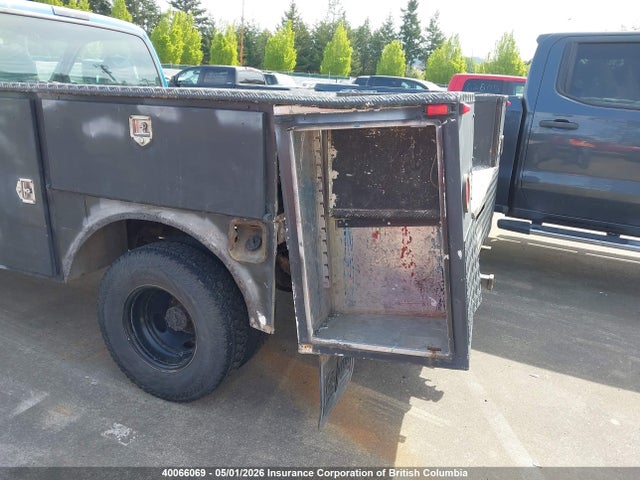 40066069 :رقم المزاد ، 1FDWF36F92EA71611 vin ، 2002 Ford F350 مزاد بيع