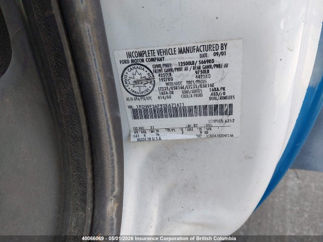 40066069 :رقم المزاد ، 1FDWF36F92EA71611 vin ، 2002 Ford F350 مزاد بيع