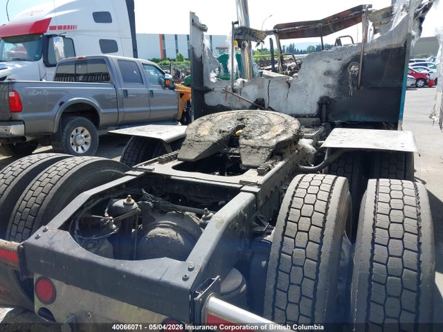 40066071 :رقم المزاد ، 1XP5DB9X04D824812 vin ، 2004 Peterbilt 379 مزاد بيع