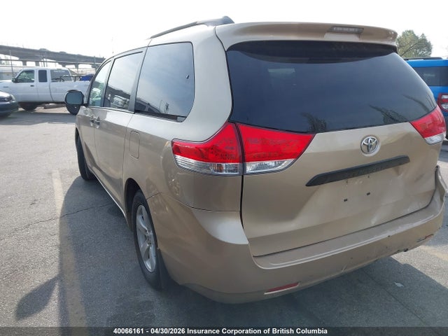 40066161 :رقم المزاد ، 5TDZK3DC8BS123424 vin ، 2011 Toyota Sienna مزاد بيع