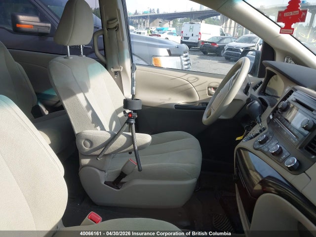 40066161 :رقم المزاد ، 5TDZK3DC8BS123424 vin ، 2011 Toyota Sienna مزاد بيع