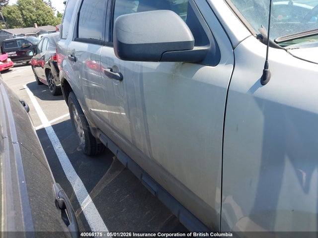 2009 Ford Escape Xlt მანქანა იყიდება აუქციონზე, vin: 1FMCU93G89KA77517, აუქციონის ნომერი: 40066175