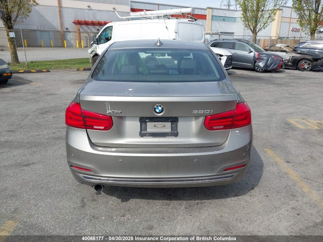 40066177 :رقم المزاد ، WBA8A3C56GK551263 vin ، 2016 Bmw 320i مزاد بيع