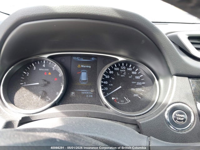 2015 Nissan Rogue მანქანა იყიდება აუქციონზე, vin: 5N1AT2MVXFC819145, აუქციონის ნომერი: 40066291