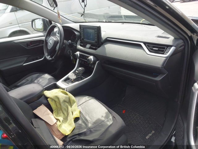 40066313 :رقم المزاد ، 2T3B1RFV8MC222818 vin ، 2021 Toyota Rav4 مزاد بيع