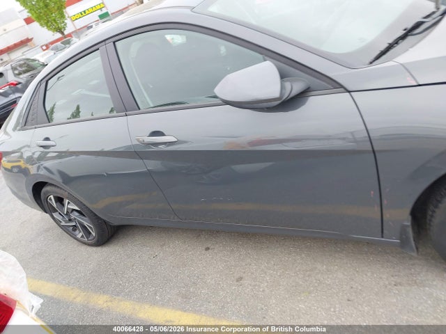 KMHLM4DGXSU885525 Hyundai Elantra Preferred With Tech Package