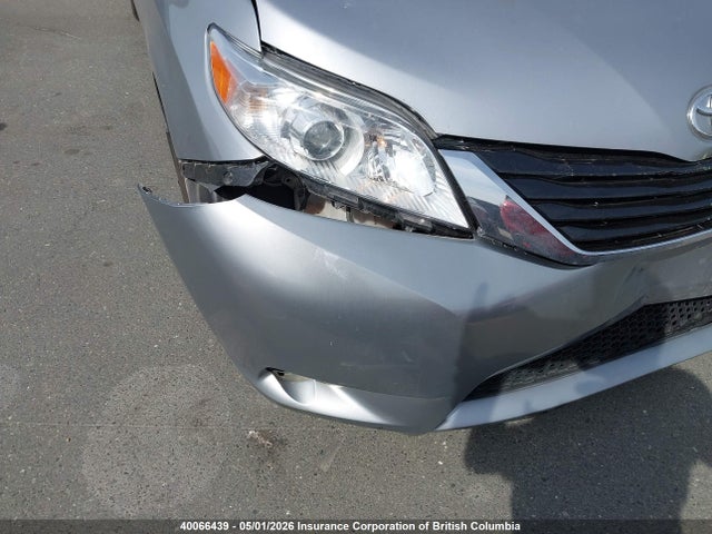 2015 Toyota Sienna Le 8 Passenger მანქანა იყიდება აუქციონზე, vin: 5TDKK3DC7FS685662, აუქციონის ნომერი: 40066439