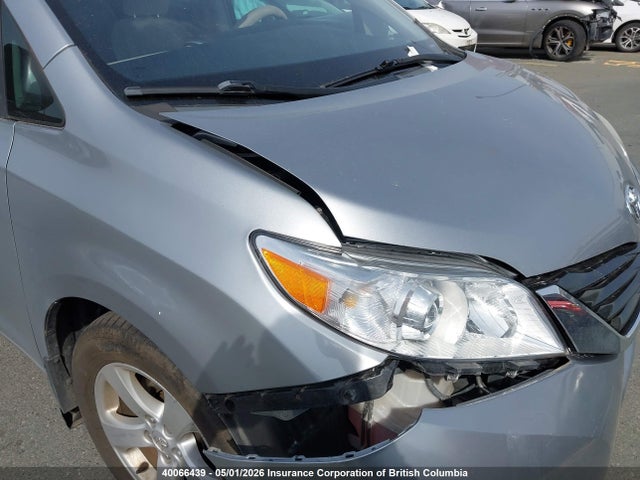 2015 Toyota Sienna Le 8 Passenger მანქანა იყიდება აუქციონზე, vin: 5TDKK3DC7FS685662, აუქციონის ნომერი: 40066439