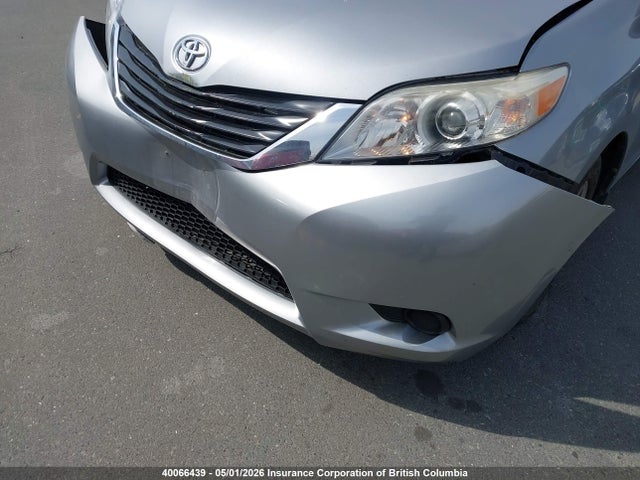 2015 Toyota Sienna Le 8 Passenger მანქანა იყიდება აუქციონზე, vin: 5TDKK3DC7FS685662, აუქციონის ნომერი: 40066439