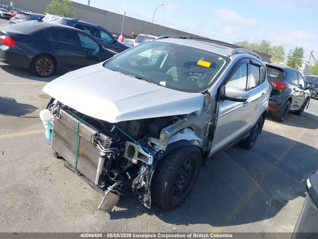 1FMCU9J94JUA13942 Ford Escape Titanium