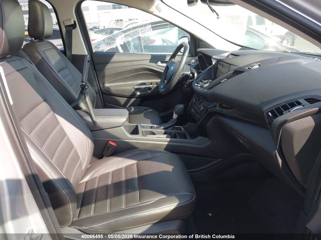 1FMCU9J94JUA13942 Ford Escape Titanium