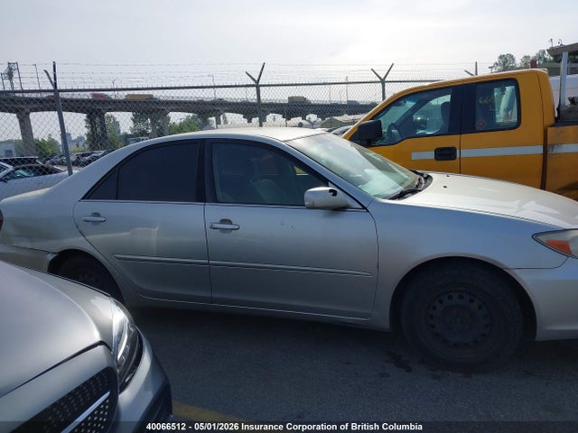 40066512 :رقم المزاد ، JTDBE32KX20002223 vin ، 2002 Toyota Camry مزاد بيع