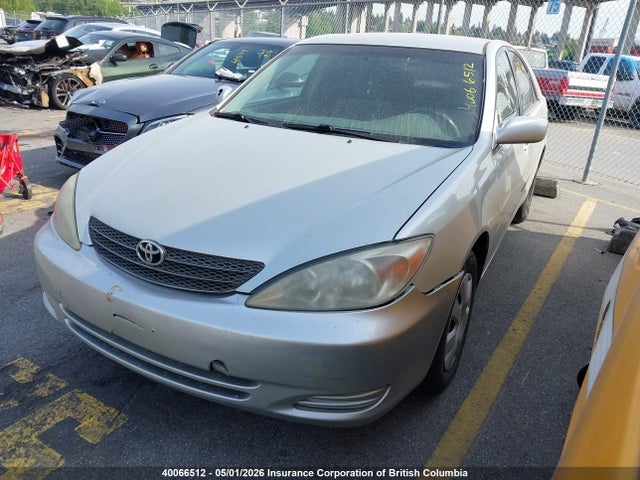 40066512 :رقم المزاد ، JTDBE32KX20002223 vin ، 2002 Toyota Camry مزاد بيع