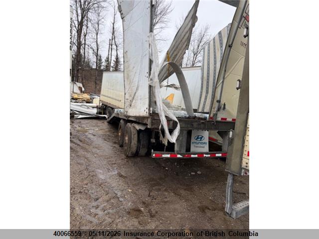 3H3V532C2FT031006 Hyundai Translead Inc Van Trailer