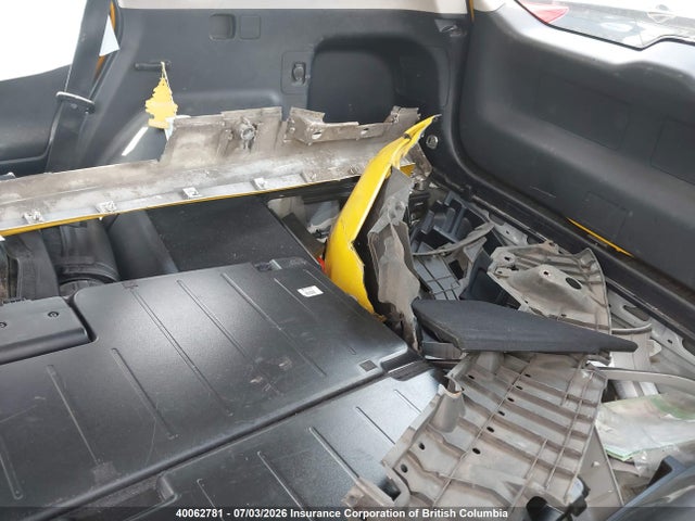 40062781 :رقم المزاد ، JTDZN3EU4JJ075575 vin ، 2018 Toyota Prius V مزاد بيع