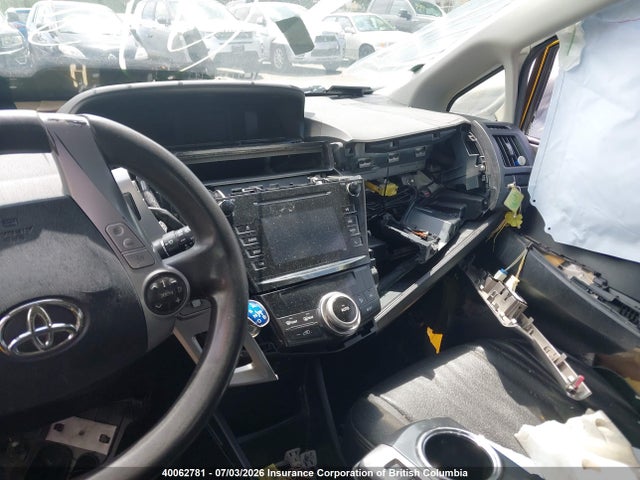 40062781 :رقم المزاد ، JTDZN3EU4JJ075575 vin ، 2018 Toyota Prius V مزاد بيع