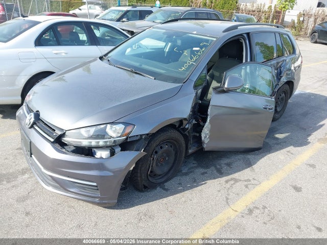 3VWD17AU7JM760043 Volkswagen Golf