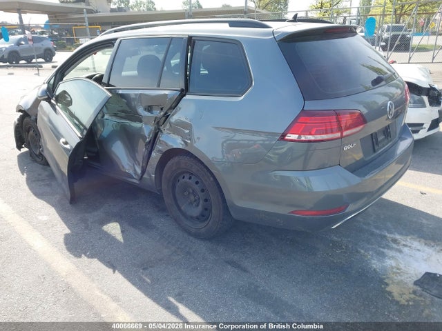 3VWD17AU7JM760043 Volkswagen Golf