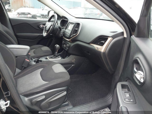 1C4PJLAB5HW554415 Jeep Cherokee Sport