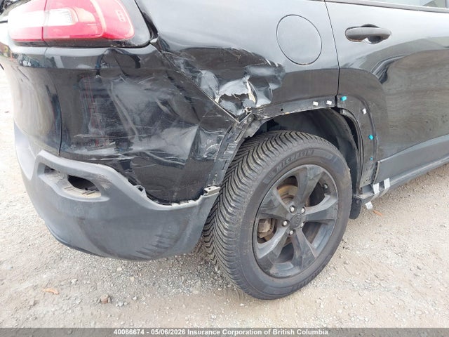 1C4PJLAB5HW554415 Jeep Cherokee Sport