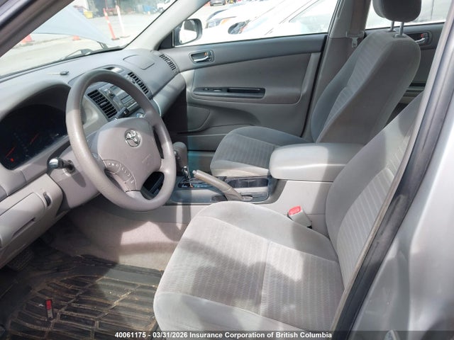40061175 :رقم المزاد ، 4T1BE32K65U064839 vin ، 2005 Toyota Camry Le/xle/se مزاد بيع